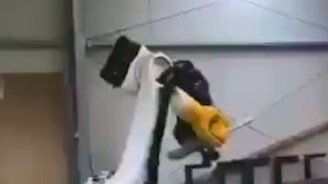 Аттракцион на рабочем месте - смотреть видео (0:10)