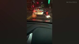 Как с пользой вынести пробку - смотреть видео (1:05)