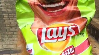 Как сфотографировать улыбающуюся собаку - смотреть видео (0:14)