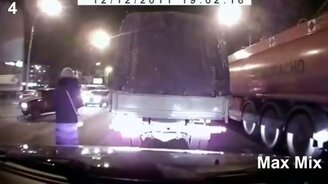 Шкодники-провокаторы на дороге - смотреть видео (6:48)