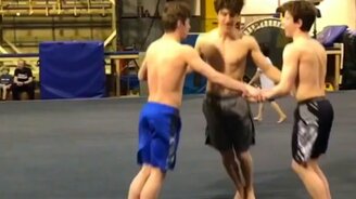 Треугольник трюкачей - смотреть видео (0:15)