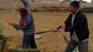 Как помочь другу на стройке - смотреть видео (0:43)