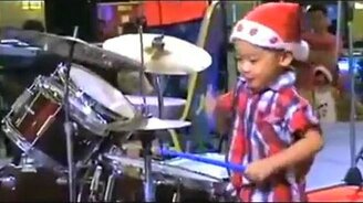 Парень-барабанщик - смотреть видео (1:34)