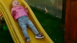 Одуванчик на горке - смотреть видео (0:07)