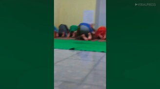 Во что женщина превращает религию - смотреть видео (0:17)