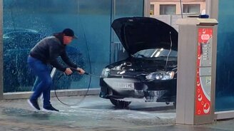 Как спекулянты моют машины - смотреть видео (1:42)