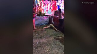 Танцуем под стол - смотреть видео (0:10)