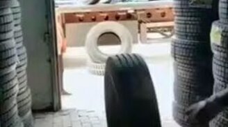 Умная погрузка шин - смотреть видео (0:13)