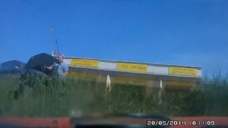 Когда забыл поставить на ручник - смотреть видео (0:44)