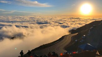 Волна из облака в горах - смотреть видео (0:10)