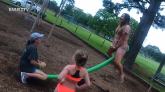 Когда взрослые хотят в детство - смотреть видео (3:28)