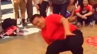 Полноватый ловкач - смотреть видео (0:19)