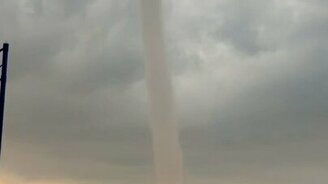 Высоченный смерч - смотреть видео (0:26)