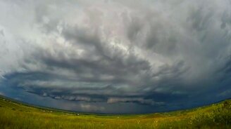 Интервальная съёмка хмурого неба - смотреть видео (0:54)