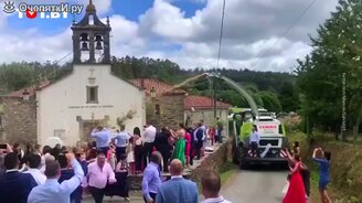 Комбайн на свадьбе - смотреть видео (0:50)