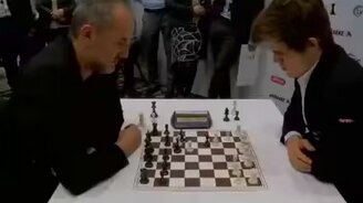 Скоростная игра в шахматы - смотреть видео (1:23)