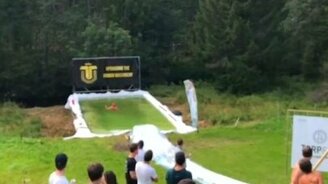 Мёртвая петля в положении лёжа - смотреть видео (0:24)