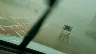 Тележки убегают прочь - смотреть видео (0:31)