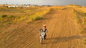 5-летний мотоциклист - смотреть видео (1:40)