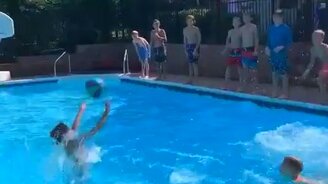 Молодёжный трюк удался - смотреть видео (0:44)