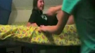 Сложились пополам - смотреть видео (0:36)