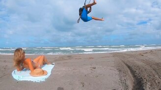 Романтичный поцелуй - смотреть видео (0:22)