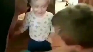 Маленький баловник - смотреть видео (0:30)