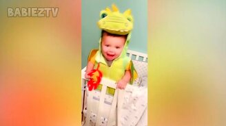 Весёленькие Хэллоуин-моменты с детишками - смотреть видео (10:56)