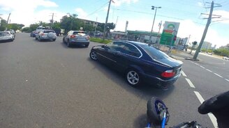 Засмотрелся, врезался - смотреть видео (0:15)