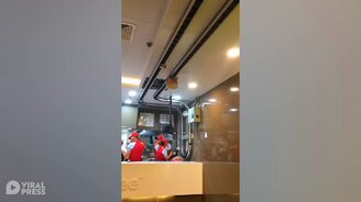 Футуристический фаст-фуд сервис - смотреть видео (0:30)