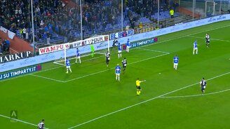 Высокий прыжок футболиста - смотреть видео (1:45)