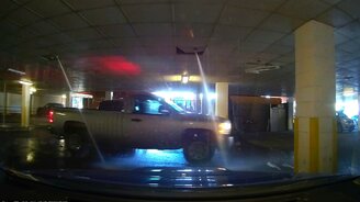 Фургон включил пожаротушение - смотреть видео (0:40)