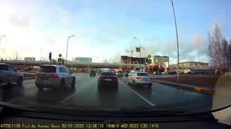 ДТП скоростного мусоровоза - смотреть видео (0:40)