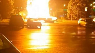 Возгорание новогодней ёлки - смотреть видео (0:46)