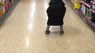 Маленькая-большая девочка - смотреть видео (0:05)