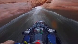 На гидроцикле сквозь каньоны - смотреть видео (1:02)