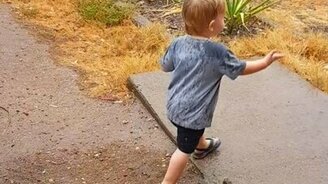 Первый в жизни дождик - смотреть видео (0:31)