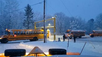 Быстрая чистка крыши автобуса - смотреть видео (1:40)