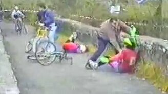 Велогонки без правил - смотреть видео (0:16)