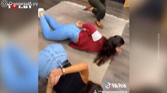 Повторить это сложнее, чем кажется - смотреть видео (0:41)