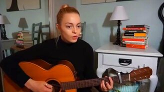 Американка исполнила русскую песню - смотреть видео (4:51)