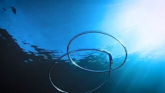 Подводные воздушные кольца - смотреть видео (0:28)