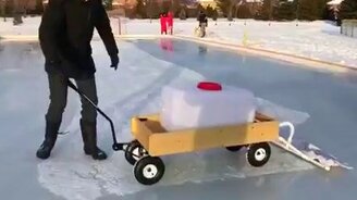 Устройство для заливки катка - смотреть видео (0:19)