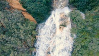 Красота водопада со всех сторон - смотреть видео (0:33)