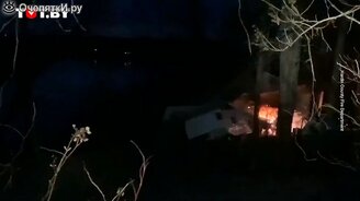 Подошли к дому, а он рухнул - смотреть видео (0:23)