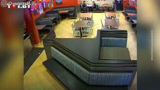 Когда решил ограбить кафе - смотреть видео (0:38)