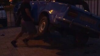 Опрокинул машину в одиночку - смотреть видео (0:22)