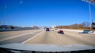 Внезапно остановился на трассе - смотреть видео (0:15)