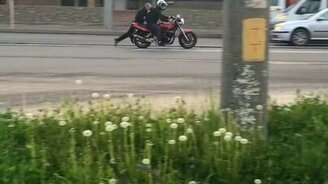 Побег от полиции пешком - смотреть видео (0:16)