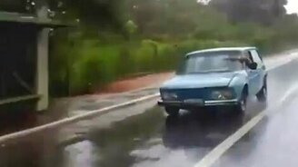 В дождь без дворников - смотреть видео (0:34)